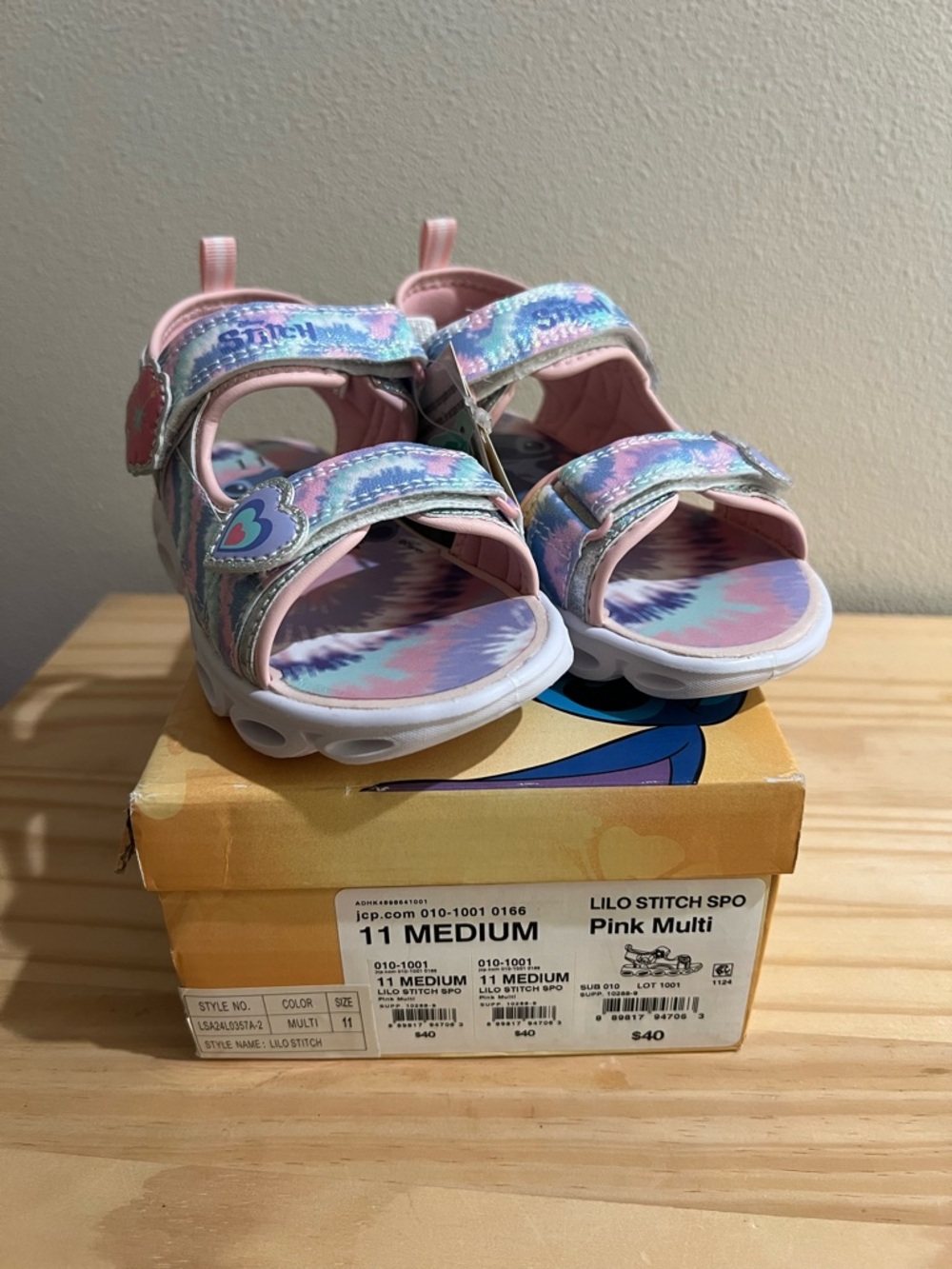 NWT Disney Lilo & Stitch Light Up Kids Sandals Adjustable Velcro Straps